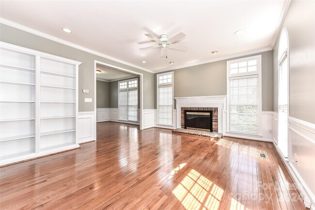 Building Photo - 15317 Rush Lake Ln