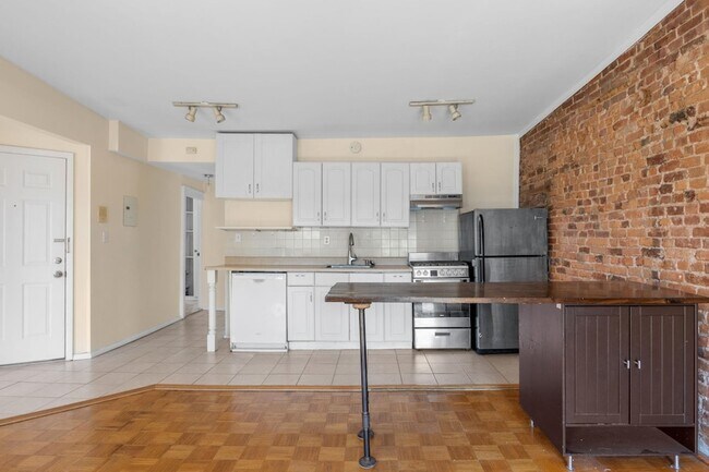 Foto del edificio - 218 Newark Ave