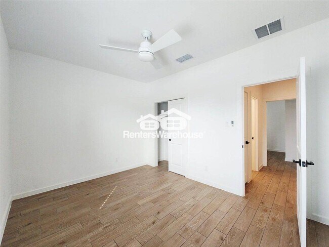 Building Photo - 8430 Bay Rdg Cir