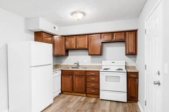 Building Photo - 2566 Sandbury Blvd - 2564 | $1,050 | 2 bed...