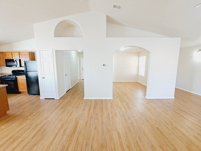 Building Photo - Great 3 bed, 2 bath, 1575 sq ft home in Hu...