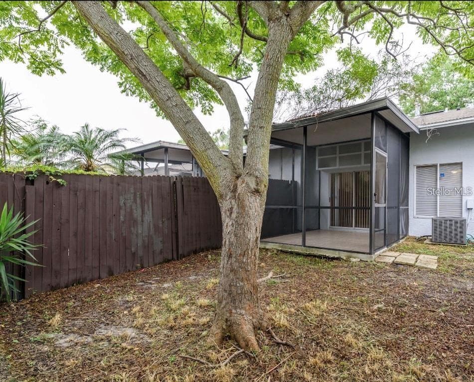 Building Photo - 955 Butterfly Blvd