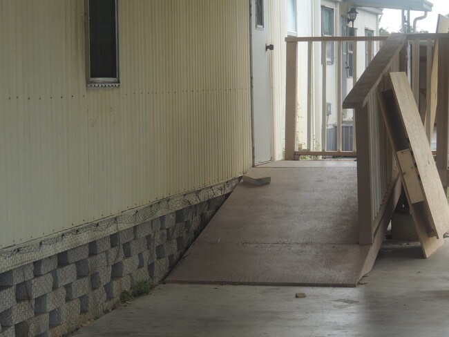 ACCESIBLE PARA DISCAPACITADOS - 7424 Egress Ln