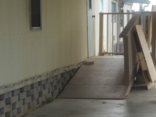 HANDICAP ACCESSIBLE - 7424 Egress Ln