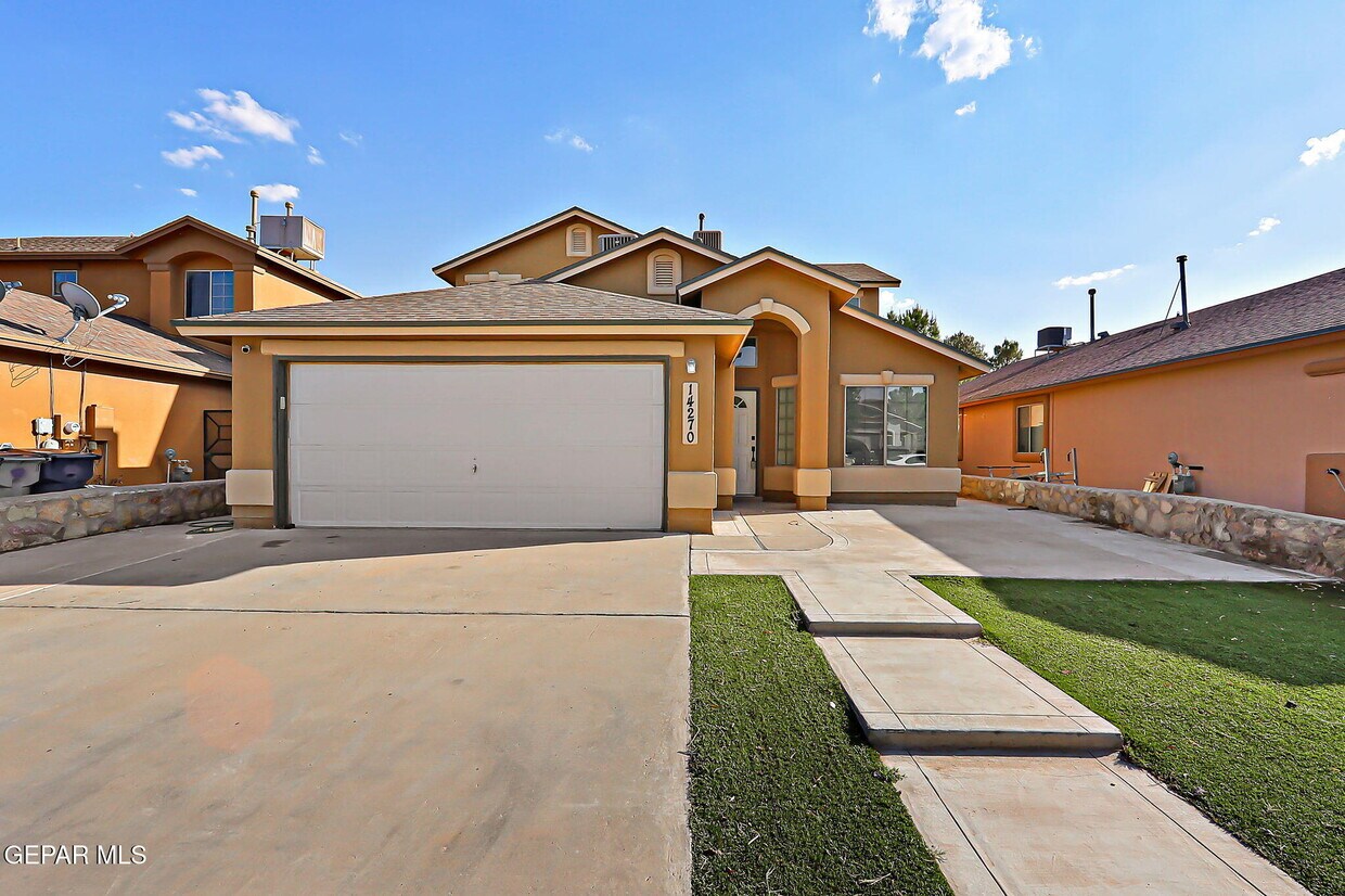 Foto principal - 14270 Gil Reyes Dr