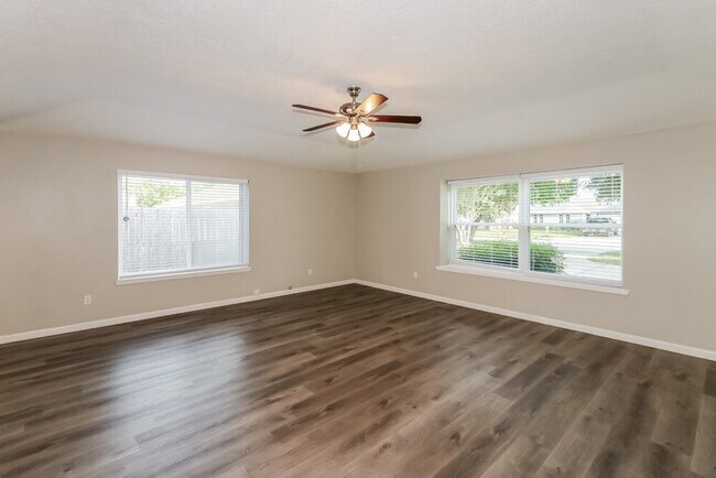 Building Photo - 4718 Roserock Ln