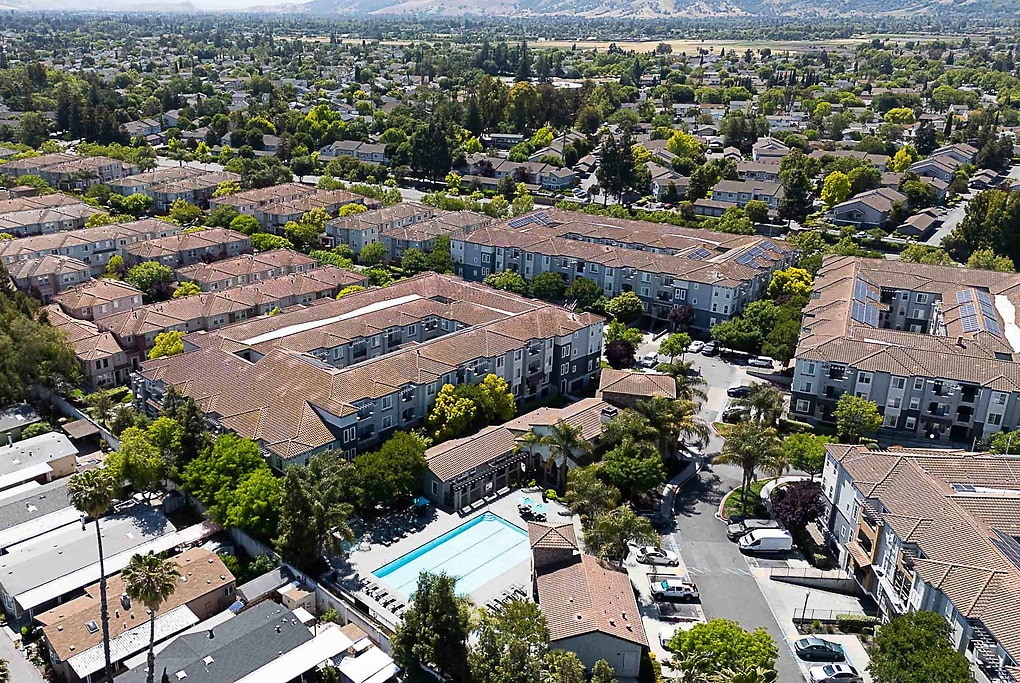 Primary Photo - Bella Villagio