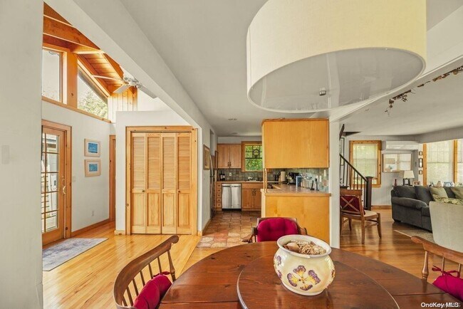 Building Photo - 993 Surf View Walk