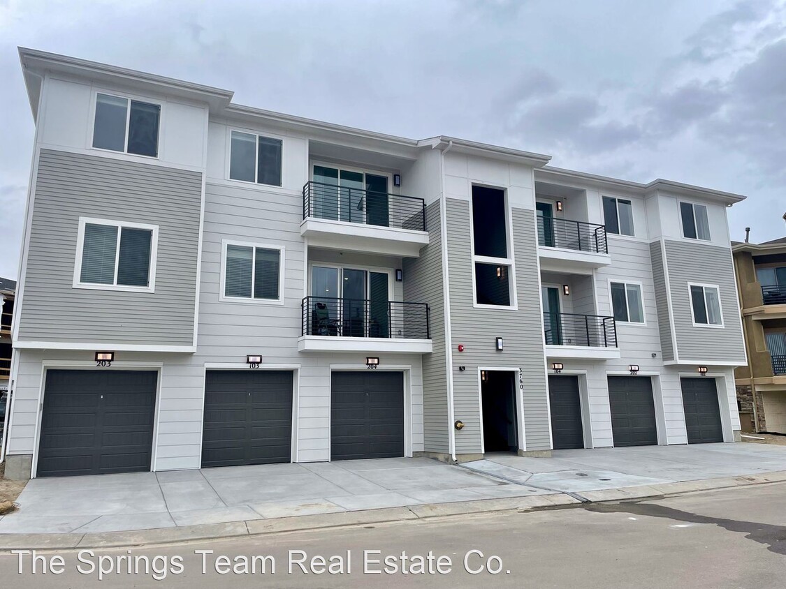 Primary Photo - 2 br, 2 bath House - 3760 Presidio Point #104