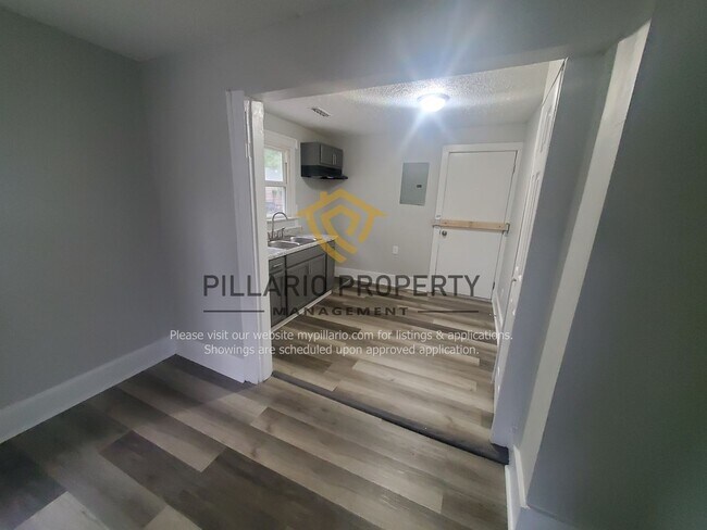 Building Photo - -NEW-Southside 2 bedroom, 1 bath, 1 car de...