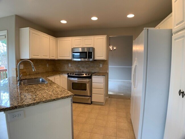 Building Photo - Lovely Progress Ridge Home - 3 Bedrooms 2.5 baths, 1,587 Sq. Ft.