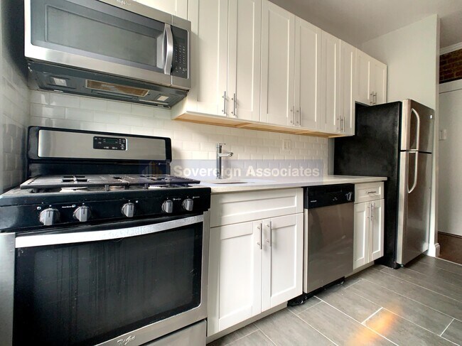 Foto del edificio - 546 Isham Street
