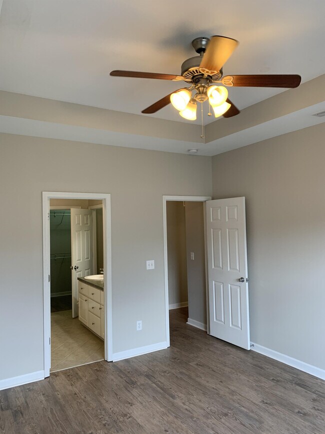 Foto del edificio - 7689 Eagle Lake Rd