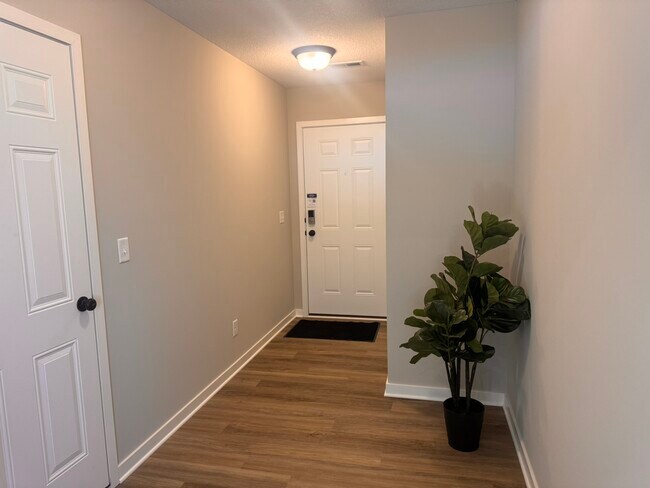 Foto del edificio - 903 Misty Meadow Blvd