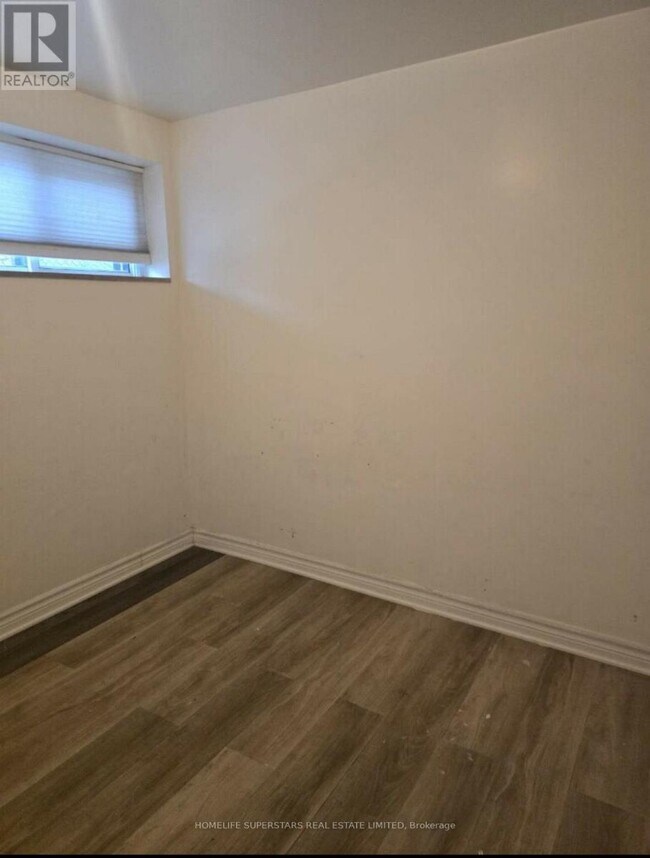 Building Photo - 127 Blossom Crescent