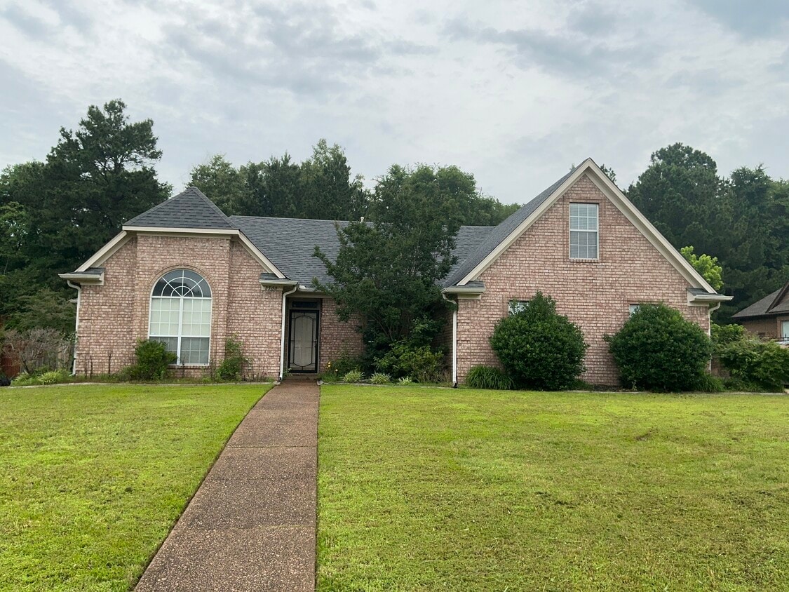 Primary Photo - 8500 Wolf Trace Ln