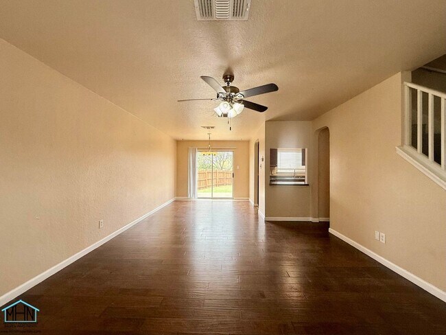 Building Photo - 6418 Highland Grass