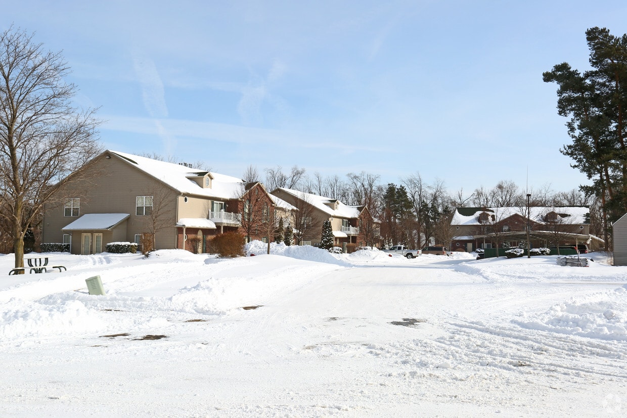 Building Photo - Olde Farm II Apartments