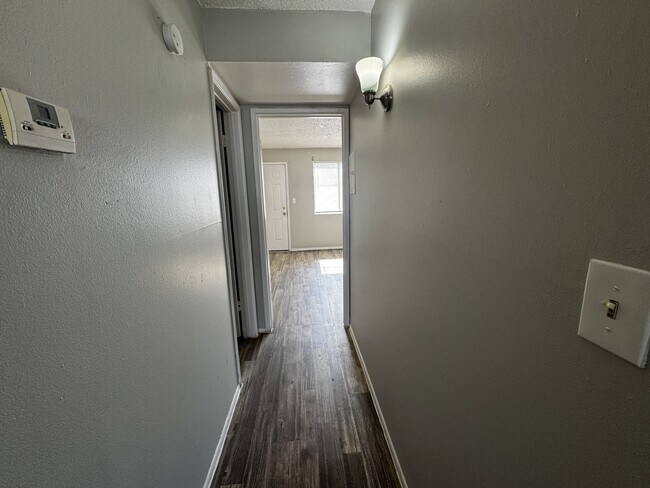 Foto del edificio - 301 W Helen St