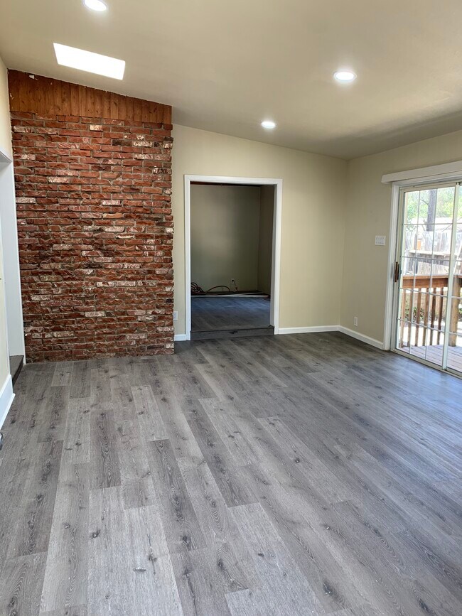 Front Entry - 248 Valley Rd