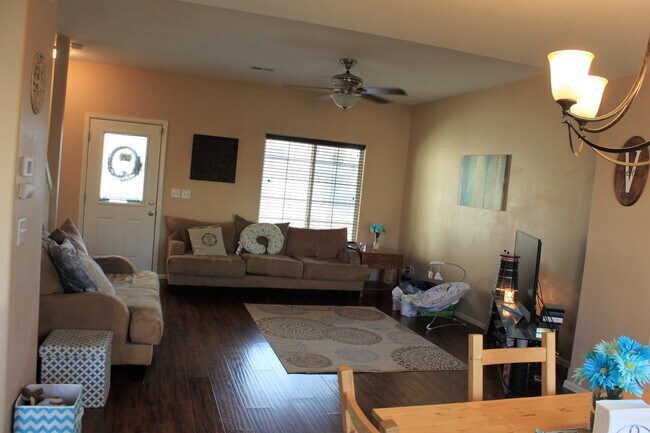 Foto del edificio - 10757 Deer Meadow Cir