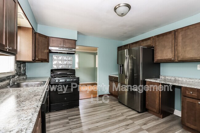 Foto del edificio - 359 Lake Blvd