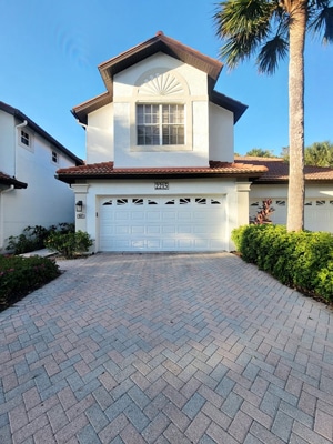 Primary Photo - 2215 Hawksridge Dr