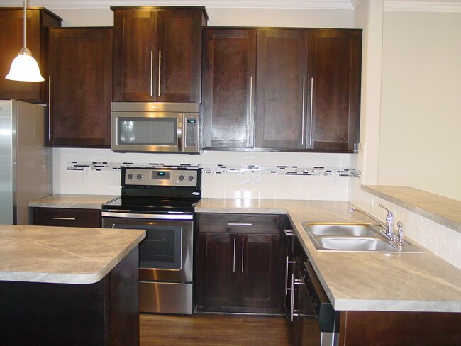 Building Photo - 111 Ventura Pl