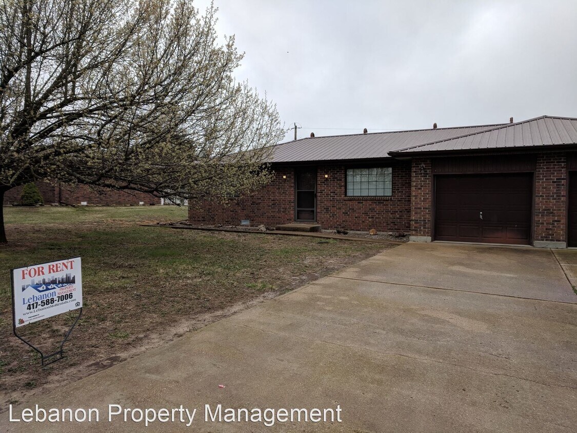 23143 Park Dr, Lebanon, MO 65536