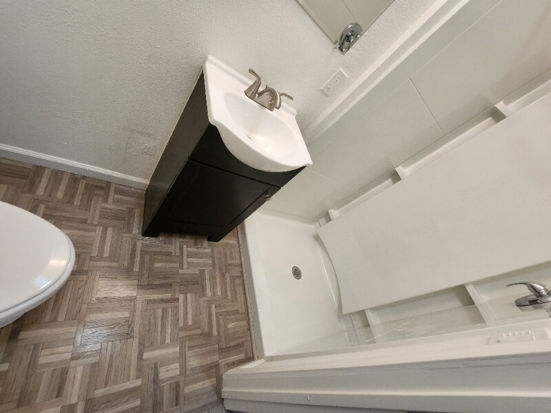 1120 Montana St Unit 16, Gooding, ID 83330 Room for Rent in Gooding