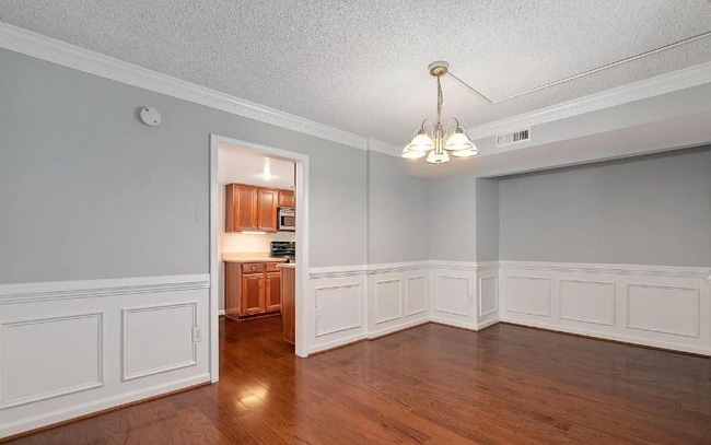 Building Photo - 1515 S Arlington Ridge Rd