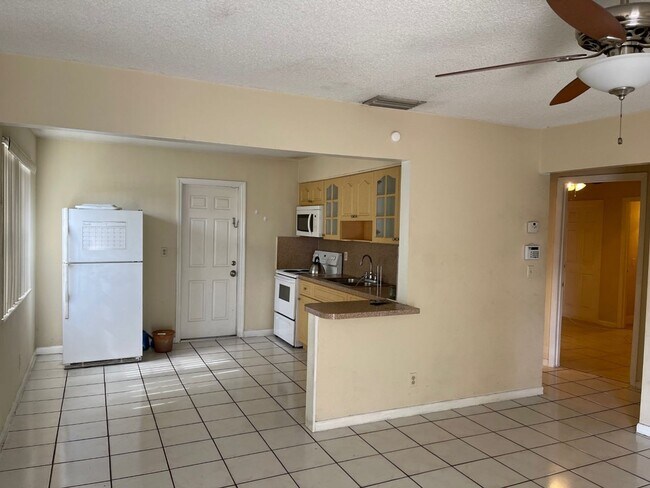 POS Holdings LLC-718-720 - POS Holdings LLC-718-720 Apartment