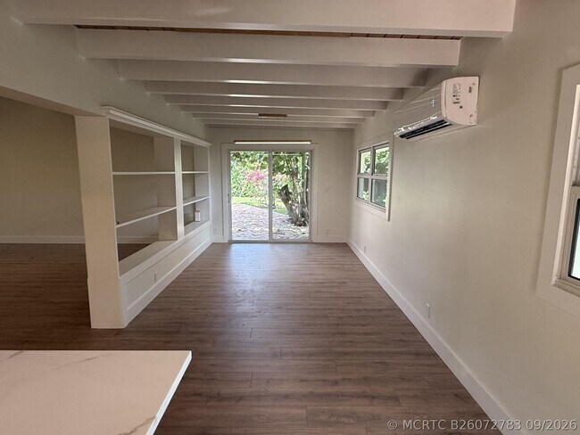 Building Photo - 228 Lake Terrace