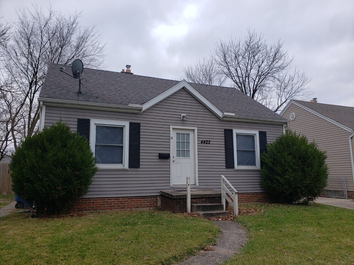 Foto principal - 4423 Lyman Ave