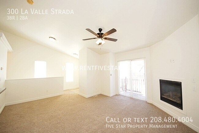 Foto del edificio - 300 La Valle Strada Ln