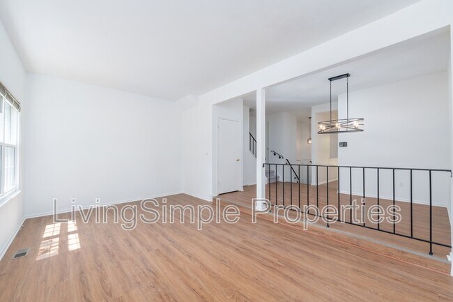 Building Photo - 619 Ivy League Ln