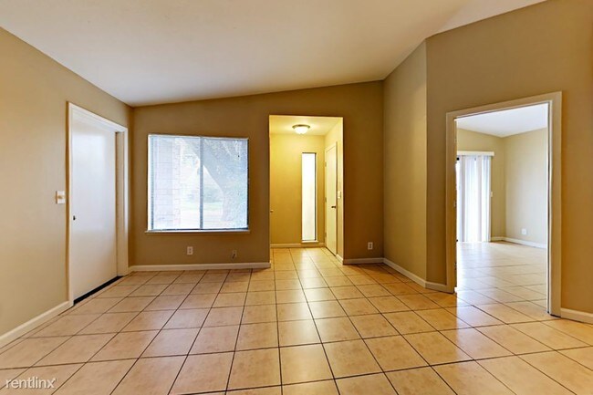 Foto del edificio - 3080 Funston Dr