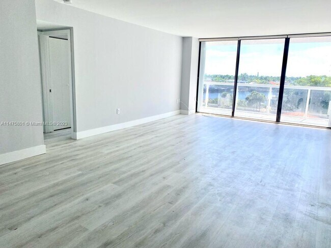 Foto del edificio - 20505 E Country Club Dr
