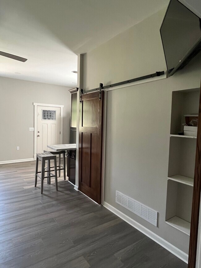Building Photo - 5570 Dogwood Ln