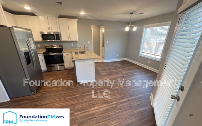 Building Photo - 9978 Messana St