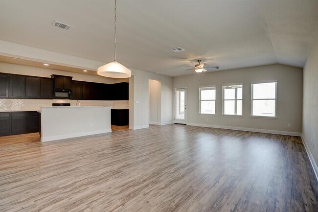 Foto del edificio - 137 Goldfinch Dr