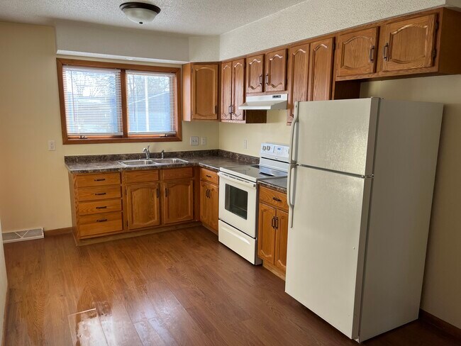 Building Photo - 922 S 26th St