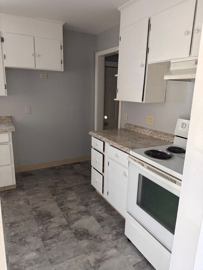 Foto del edificio - 372 Emerson Ave