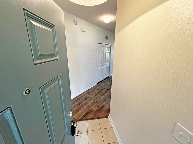 Building Photo - 214 Wooded Crossing Cir