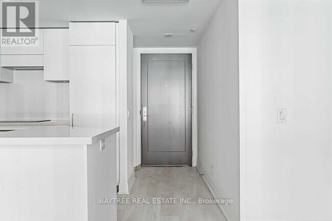 Photo du bâtiment - 33 Frederick Todd Wy