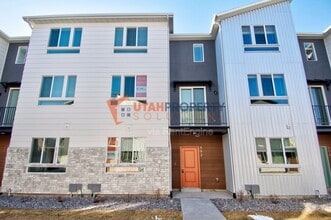 Building Photo - 992 W 380 S