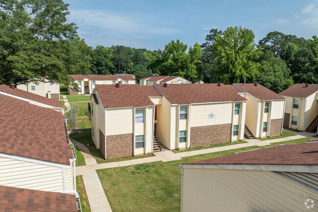 Building Photo - The Retreat at Lakeside Apartments