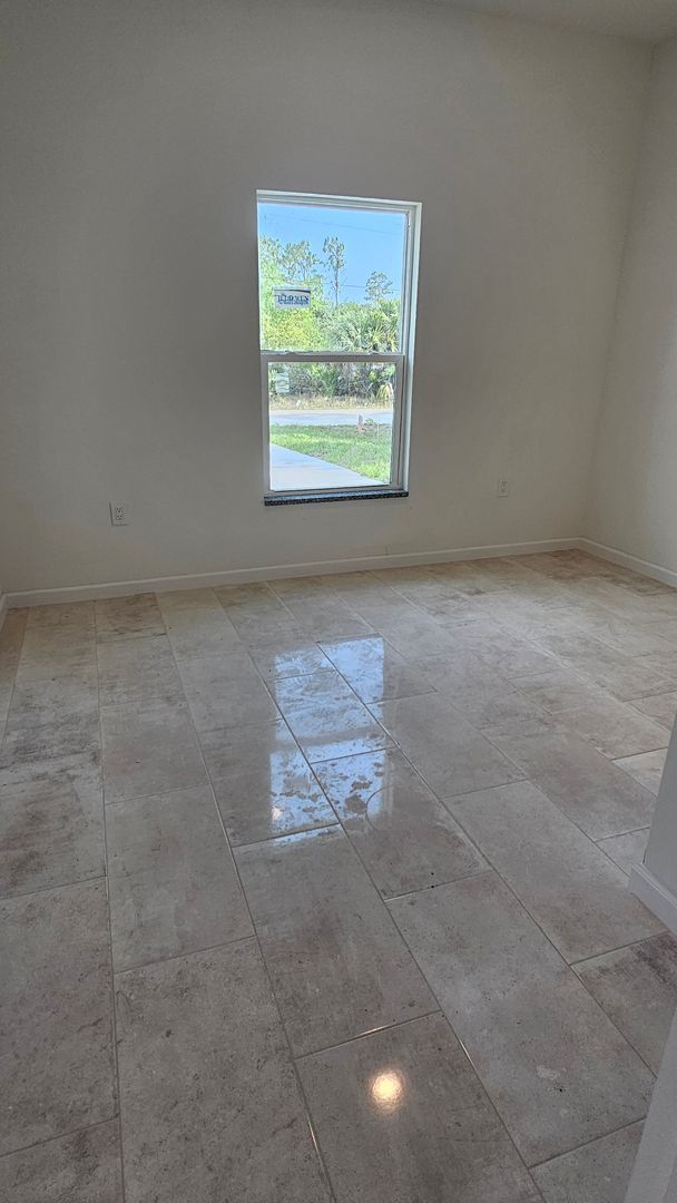 Foto del edificio - BRAND NEW HOME- MOVE IN READY 3 BEDROOM 2 ...