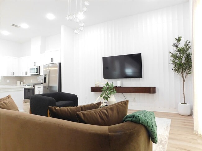 Building Photo - 3460 Bremond St