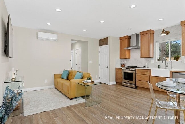 Foto del edificio - 1018 W Maple Ave